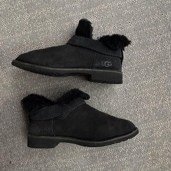 UGG MCKAY BOOTIES BLACK  SUEDE LEATHER SHEEPSKIN STYLE 1012358 WOMEN SIZE 10 10 - Picture 8 of 12
